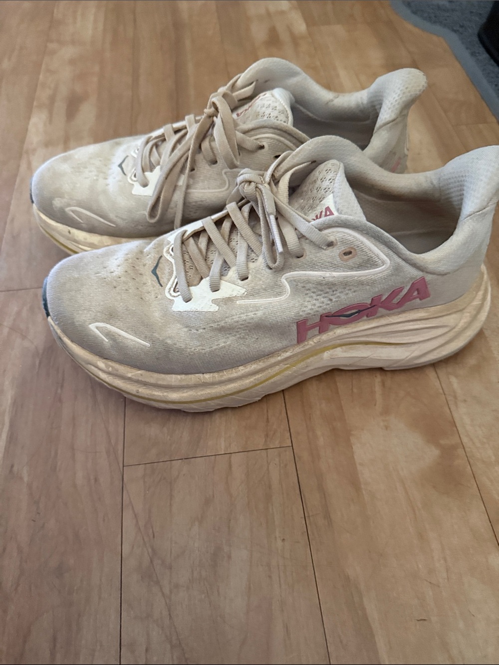 Hoka Clifton 10